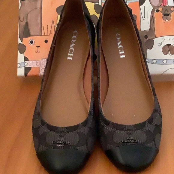 Coach Chelsea Monogram Flats 🖤🖤🖤🖤 - Picture 1 of 10